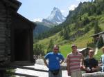 V Zermatte v pozad&iacute; Matterhorn